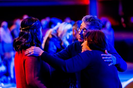 Social Connection Builds Supportive Networks in Fragmented Society